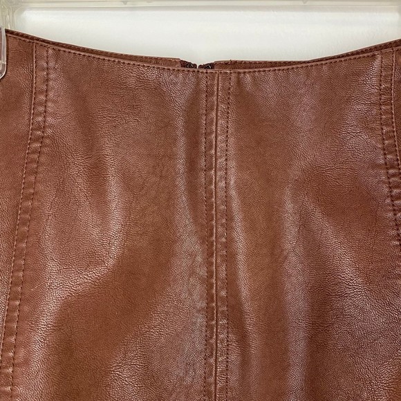 NEW FREE PEOPLE woman's size 2 vegan suede modern femme gingerbread mini skirt - Picture 4 of 10